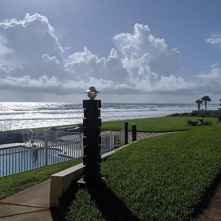 Shoreline Suites & Cabana Cottages - Beachfront Daytona Beach Exterior photo