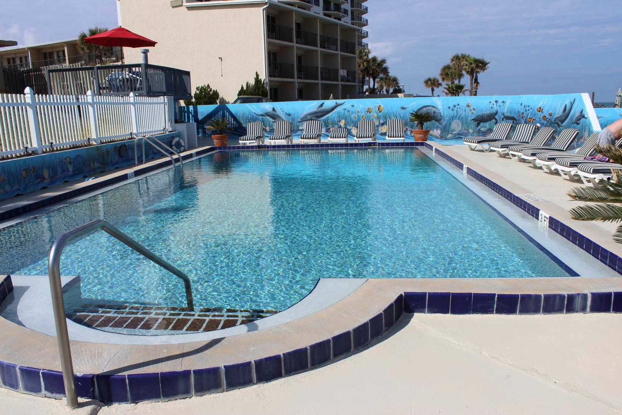 Shoreline Suites & Cabana Cottages - Beachfront Daytona Beach Exterior photo