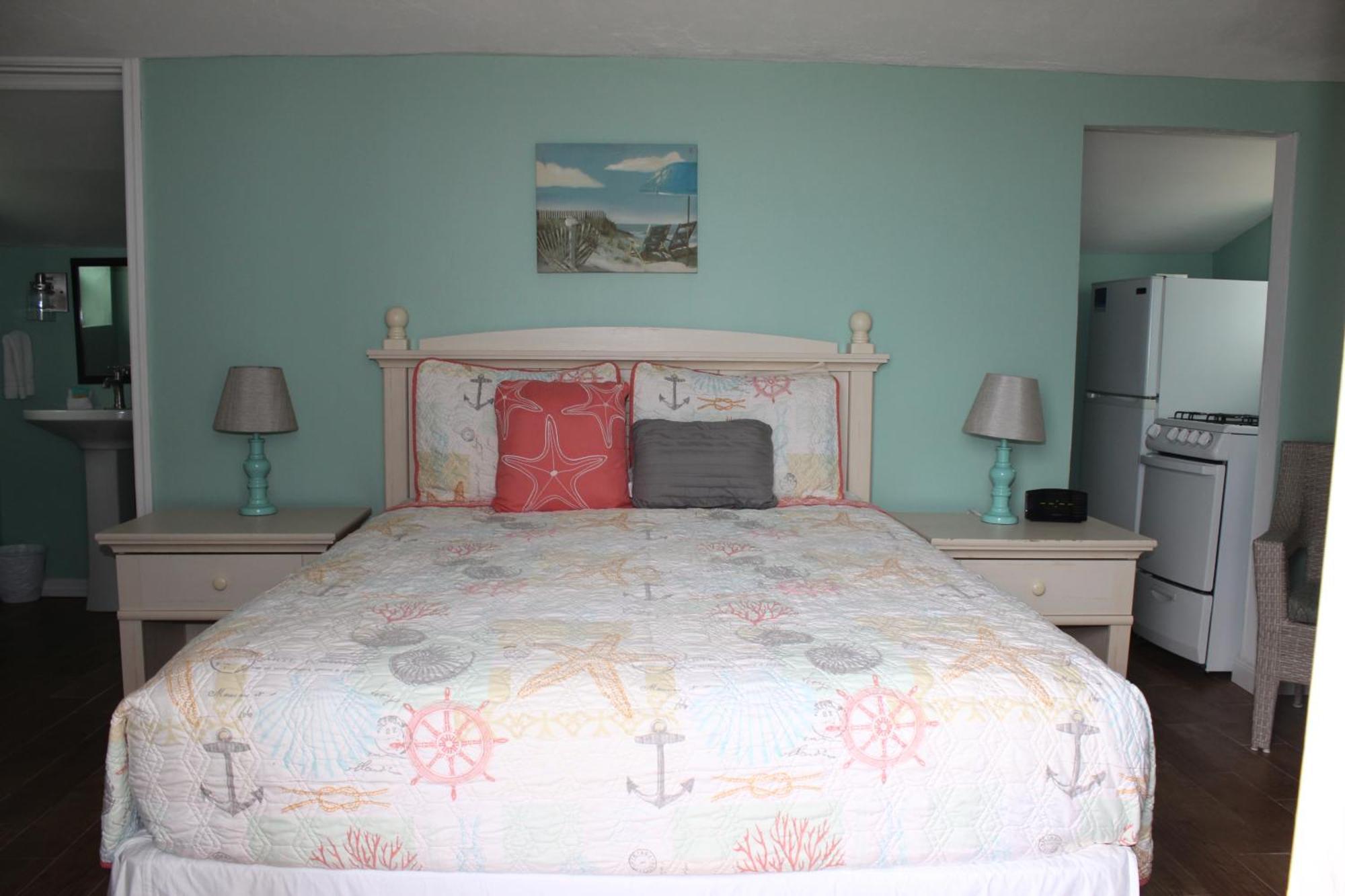 Shoreline Suites & Cabana Cottages - Beachfront Daytona Beach Room photo