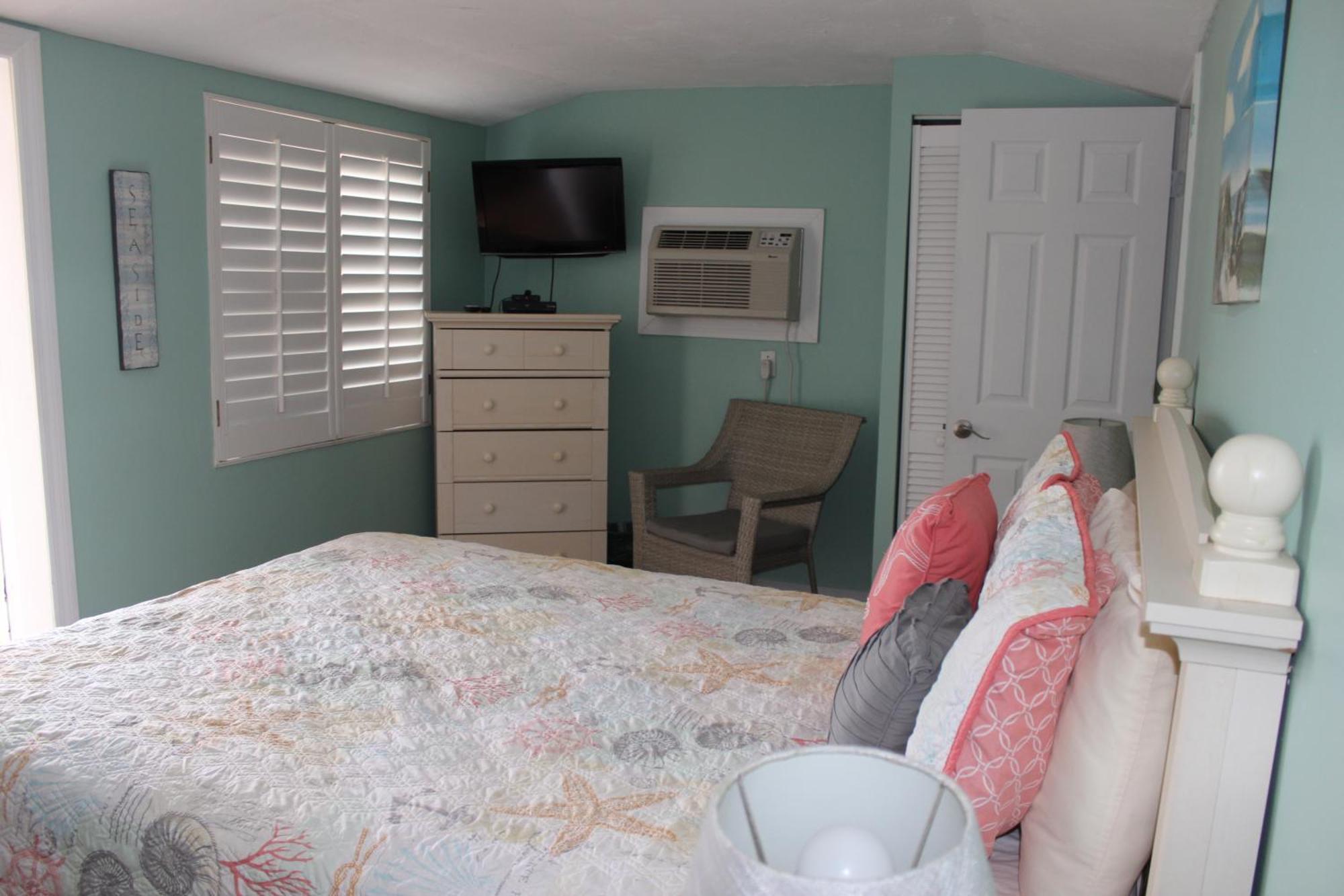 Shoreline Suites & Cabana Cottages - Beachfront Daytona Beach Room photo