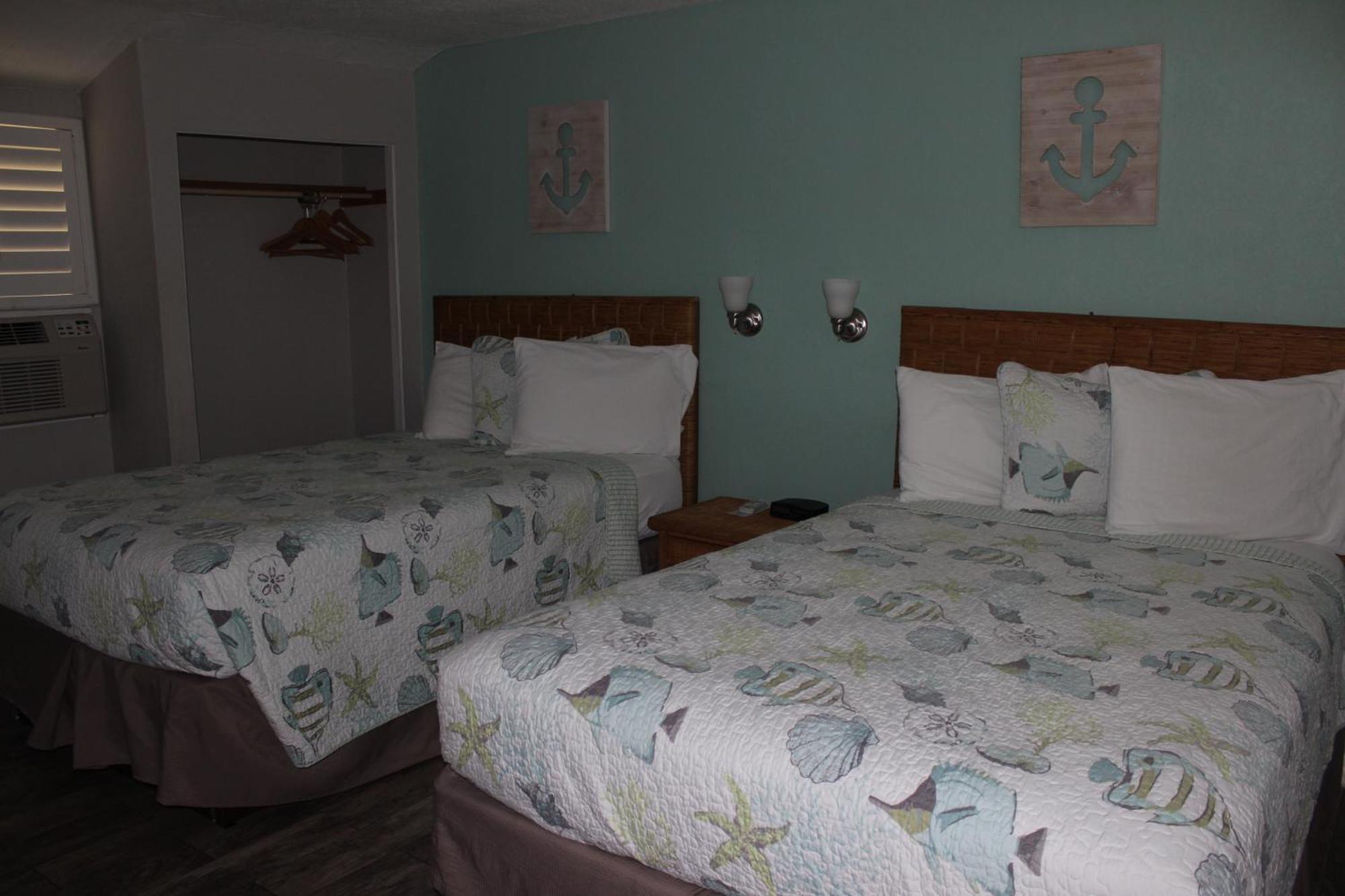 Shoreline Suites & Cabana Cottages - Beachfront Daytona Beach Room photo