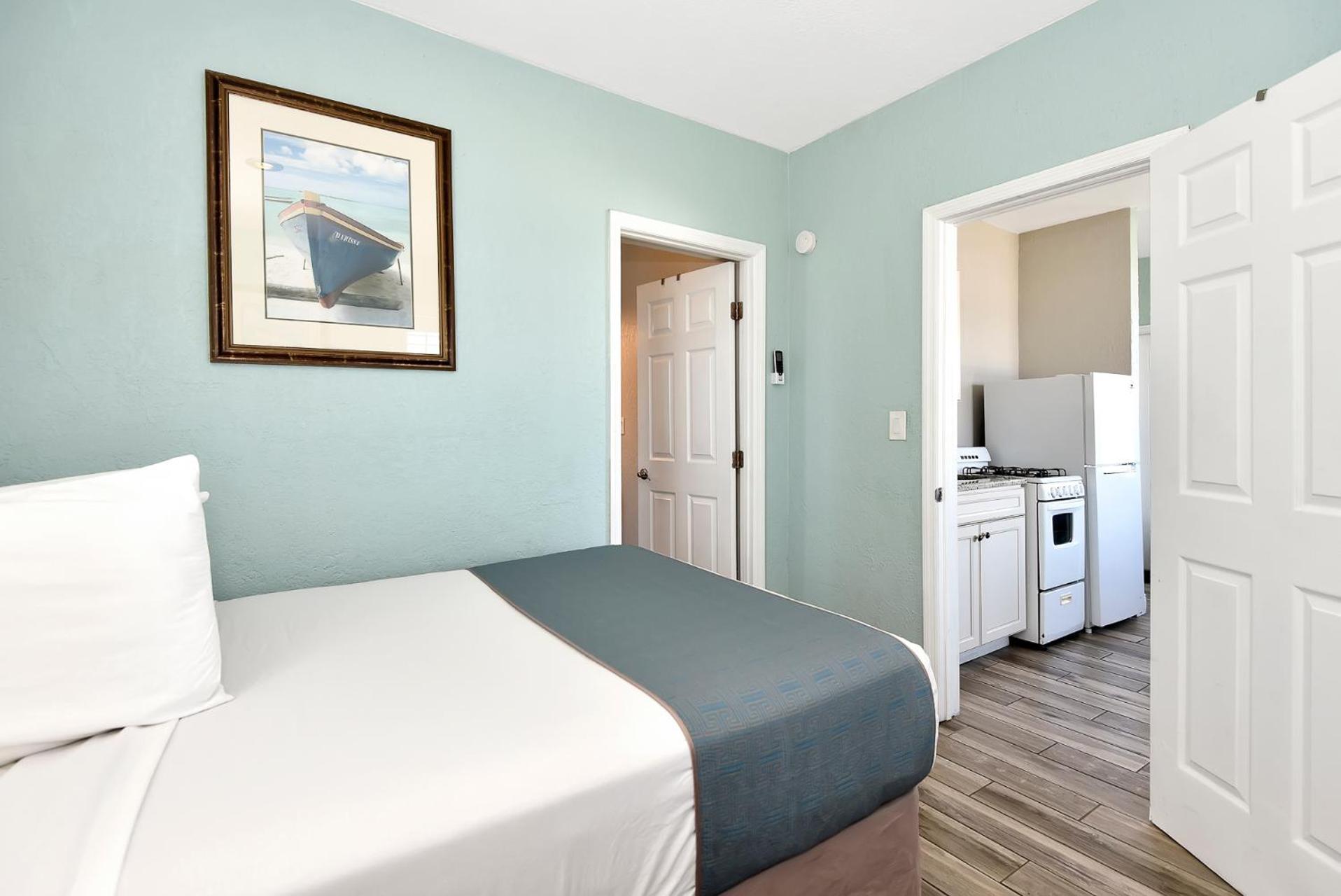 Shoreline Suites & Cabana Cottages - Beachfront Daytona Beach Exterior photo