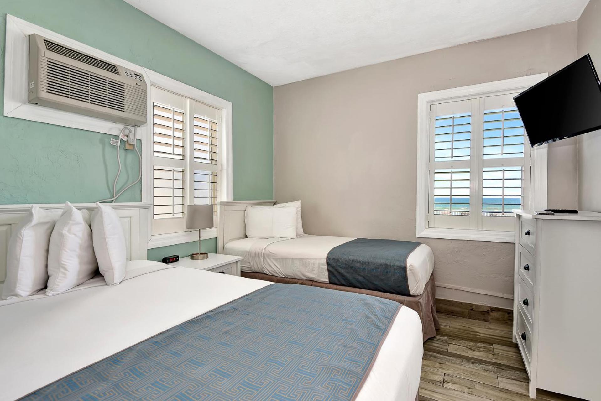 Shoreline Suites & Cabana Cottages - Beachfront Daytona Beach Exterior photo