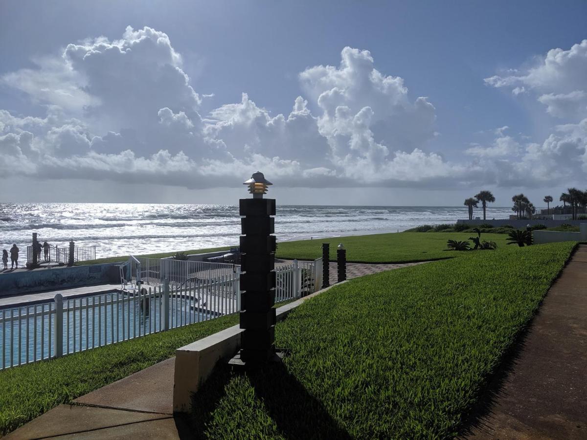 Shoreline Suites & Cabana Cottages - Beachfront Daytona Beach Exterior photo