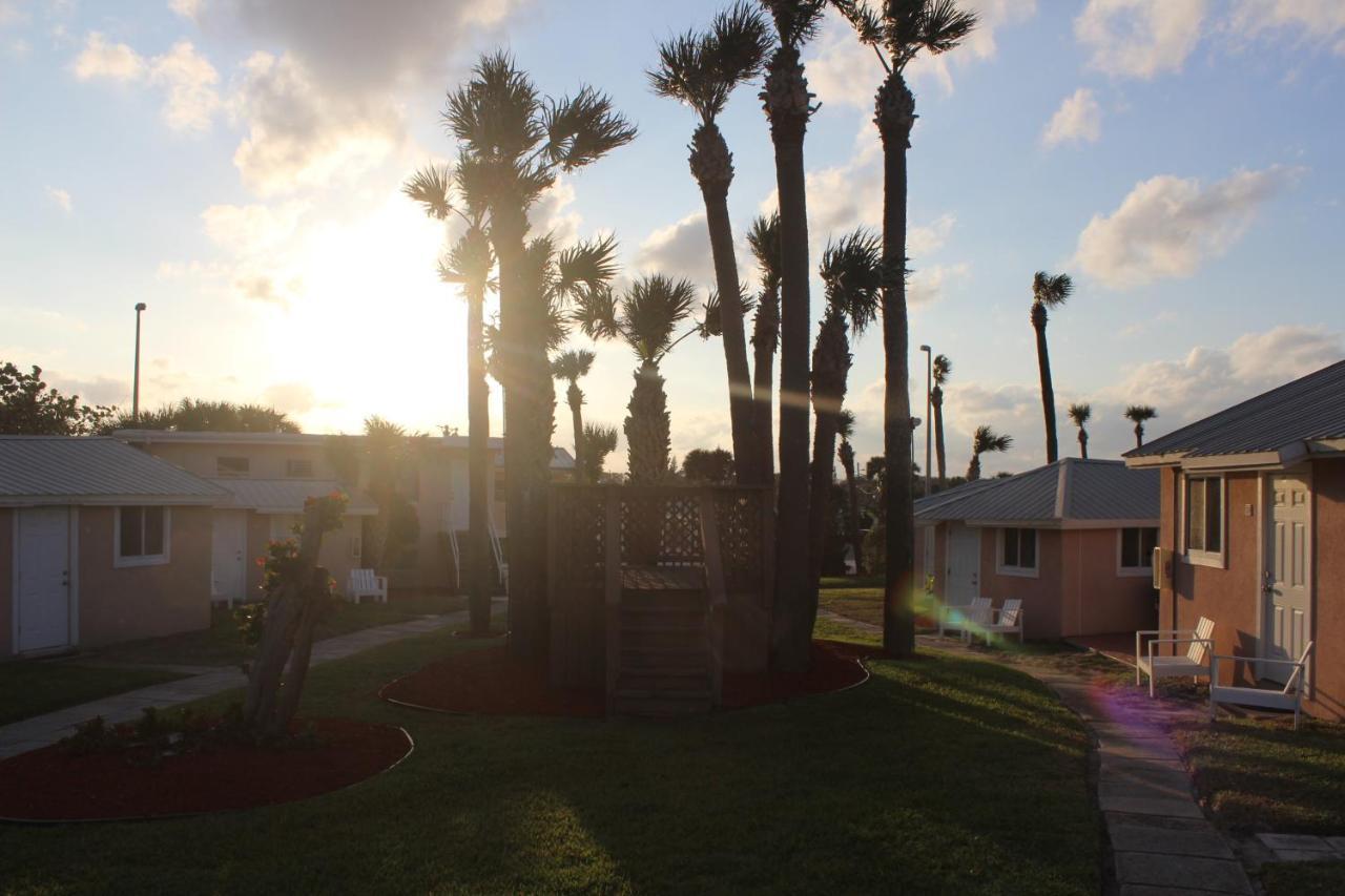 Shoreline Suites & Cabana Cottages - Beachfront Daytona Beach Exterior photo